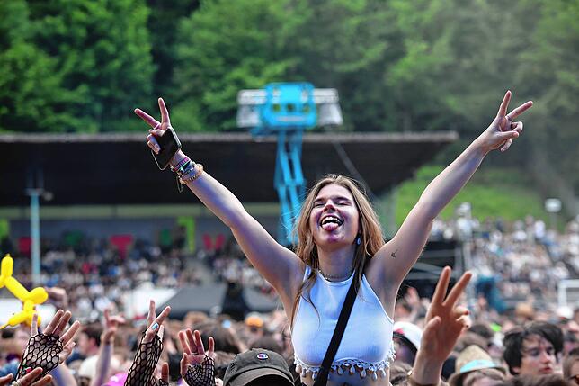 Bild 1: Im Stadion wird am zweiten Tag des Campus-Festivals nochmals aufgedreht