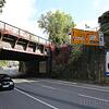 Die so genannte Millionenschlucht: Bislang fahren oben Züge und unten, auf der Eckenerstraße/B31, Autos und Lastwagen.