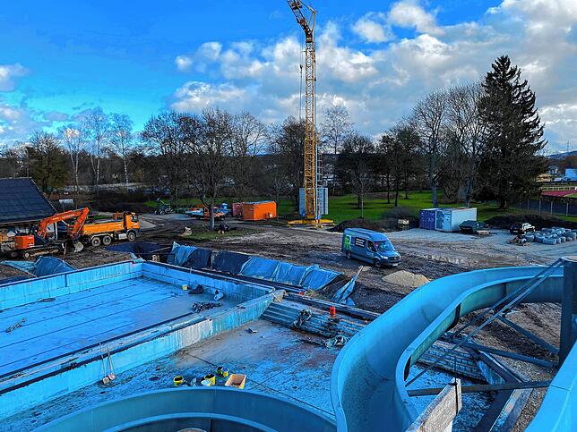 Das Parkschwimmbad wird aktuell saniert und umgebaut. Im Sommer sollen sich die Pforten des Bades wieder für Gäste öffnen.