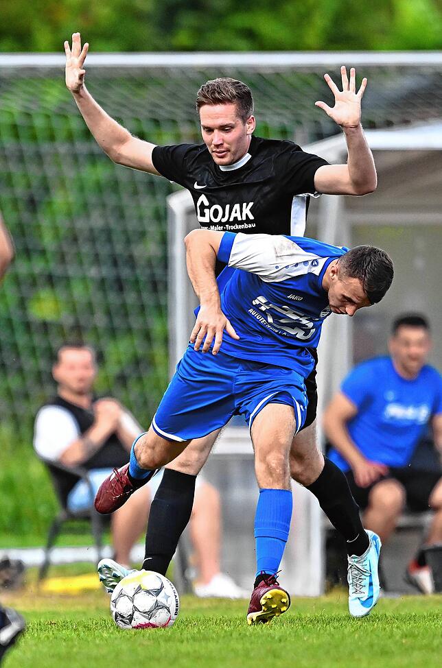 Bild 13: SG FC Wehr/Brennet siegt 3:2 beim FC Hauingen – und wir haben Bilder!