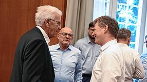 Winfried Kretschmann (l-r, Bündnis 90/Die Grünen), Ministerpräsident von Baden-Württemberg, Winfried Hermann (Bündnis 90/Die Grünen), ...