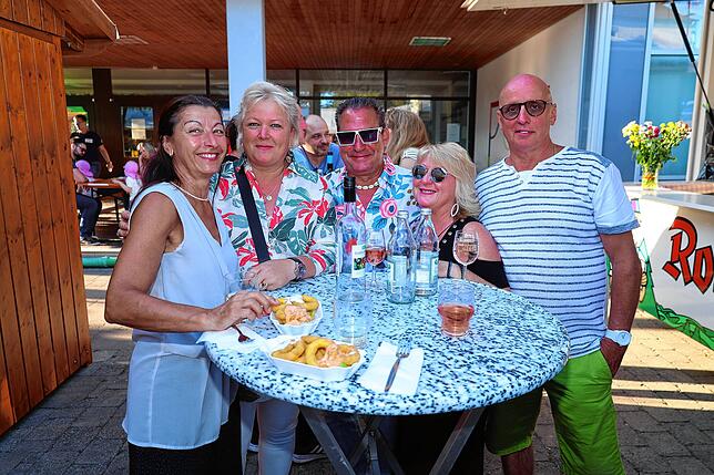 Bild 15: Es wird weiter gefeiert - alle Fotos vom Dettinger Dorffest am Samstag