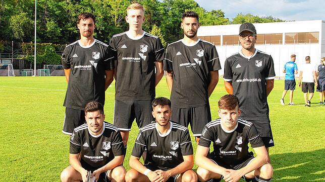 Zuwachs: Insgesamt zehn neue Spieler hat der SV 08 Laufenburg in seinem Kader für die kommende Runde: (Vorn, von links) Tim Wiessmer, ...