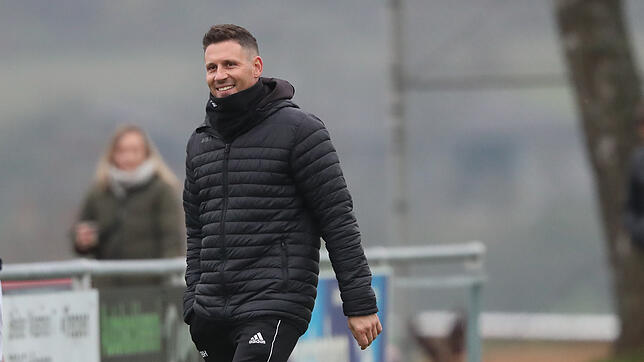 Benjamin Heim, Trainer des FC Hilzingen, behält mit seiner Mannschaft nach einer stabilen Defensivleistung gegen Owingen-Billafingen die ...