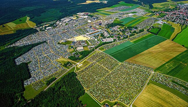 Bild 2: Atemberaubende Luftbilder zeigen Southside 2022 von oben