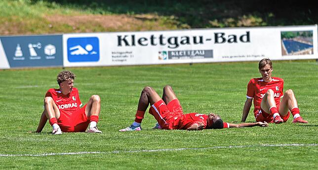 Bild 44: SC Freiburg II gewinnt Test beim FC Erzingen gegen den FC Zürich II mit 6:3 – wir haben Fotos!