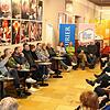 Eine Runde mit viel Konsens und ein paar Punkten, bei denen man weit auseinanderlag: Beim SÜDKURIER-Stadtgespräch im Foyer des Theaters ...