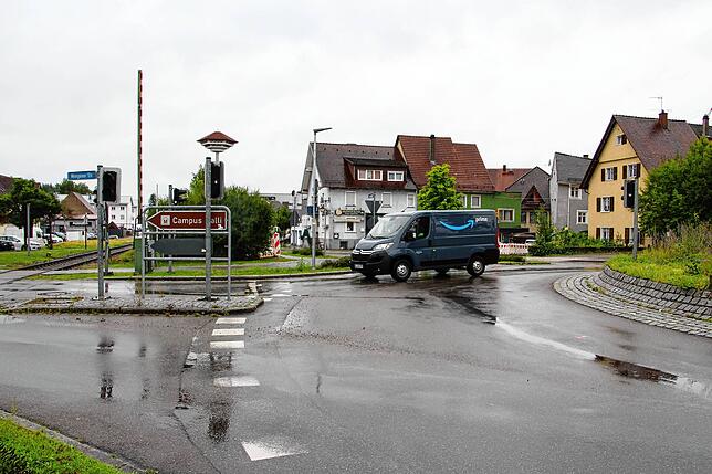 In den späteren Morgenstunden gehören Amazon-Sprinter regelmäßig zum Meßkircher Straßenbild – wie hier am Stachus. Gelöst ist ...