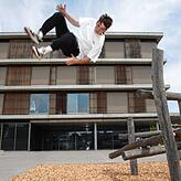 Parkour ist eine Bewegungstechnik, um schnell, elegant und effizient von A nach B zu kommen. Bei Parkour-Trainer Nick Single gehören ...