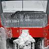 Ein Regionalzug der Deutschen Bahn mit Schnee. Immerhin: Er fährt &ndash; ganz anders als die Züge am Bodensee.