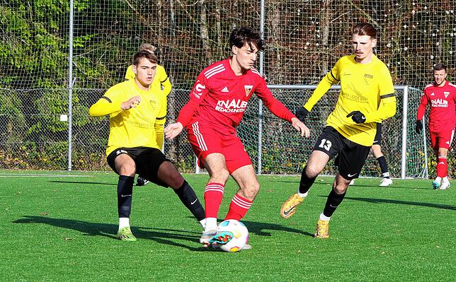 Bild 1: Die besten Bilder vom Spiel zwischen dem FC Überlingen und dem FC Öhningen-Gaienhofen