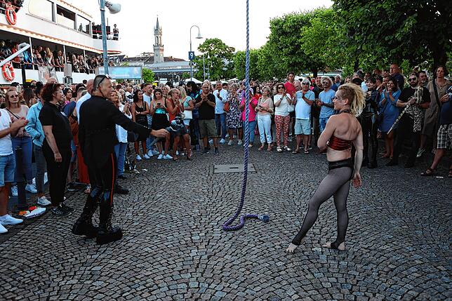 Bild 27: Torture Ship 2022 legt in Konstanz an – Alle Bilder vom BDSM-Schiff, Teil 1