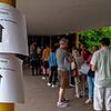 Lange Schlangen vor den Wahllokalen wie hier bei der Grundschule Sonnenhalde: Die Bundestagswahl soll mit weniger Pannen ablaufen als ...