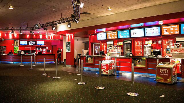 Die Absperrbänder braucht es nicht mehr &ndash; seit Montag ist das Cineplex in Friedrichshafen wieder aufgrund der aktuellen ...