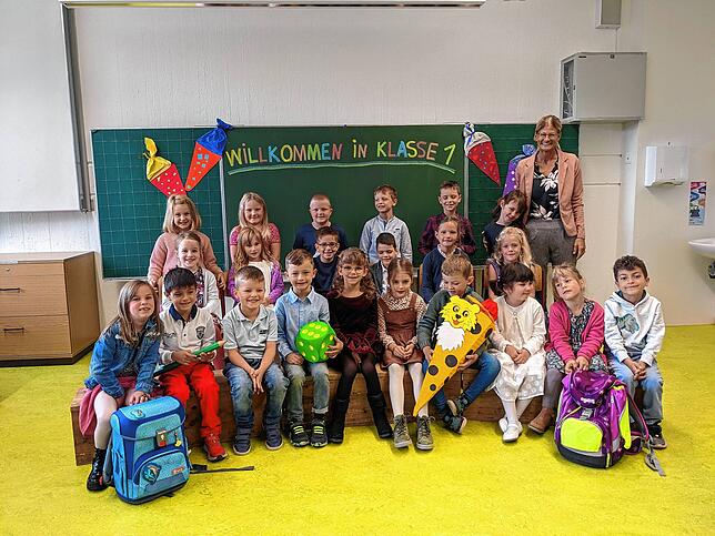 Die Klasse 1a der Grundschule Brigachtal mit Klassenlehrerin Svenja Salzwedel.
