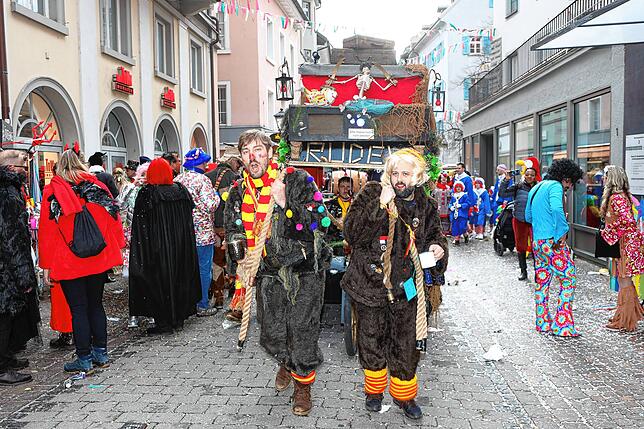 Bild 13: Ho Narro! Die Straßenfasnacht in der Konstanzer Altstadt ist in vollem Gang
