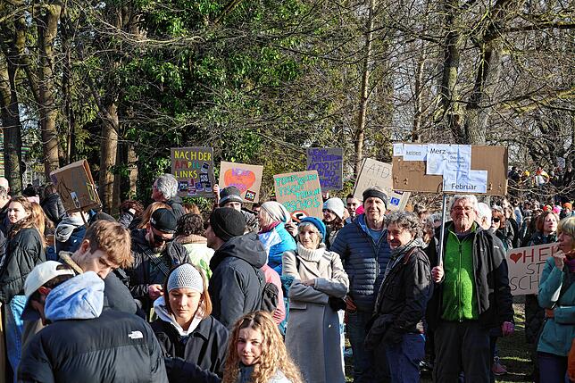 Bild 11: Demo vom Herosé-Park bis zum Stadtgarten: Konstanz geht auf die Straße – wir haben die Bilder!