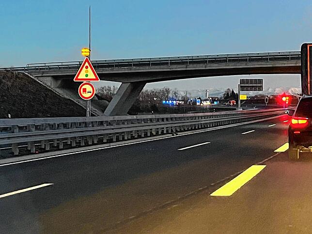 Mit der Alarmierung wurden die Zufahrten zum Tunnel geschlossen.