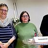 Projektkoordinatorin Helga Bing, Pfarrgemeinderatsvorsitzende Lioba Bernhard und Pfarrer Richard Dressel.