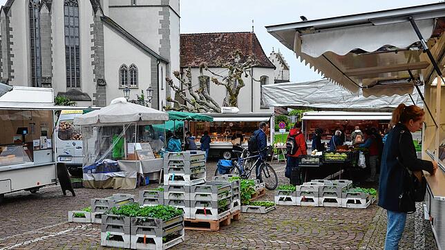 Der Wochenmarkt findet wieder auf der Marktstraße statt, sobald dort die Pflastersanierung abgeschlossen ist. Händler begrüßen das.