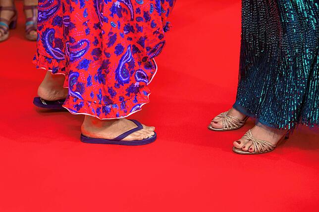 Flip-Flops auf dem roten Teppich &ndash; warum nicht?
