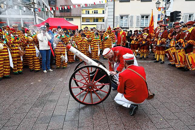 Bild 11: Fasnacht 2025 in Radolfzell: Diese Narren-Bilder zeigen die unvergessliche Machtübernahme