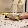 Ein Betrunkener schläft in einer Gaststätte in Waldshut in der Toilette ein. Er hat 3,2 Promille intus. Unser Bild ist ein gestelltes ...