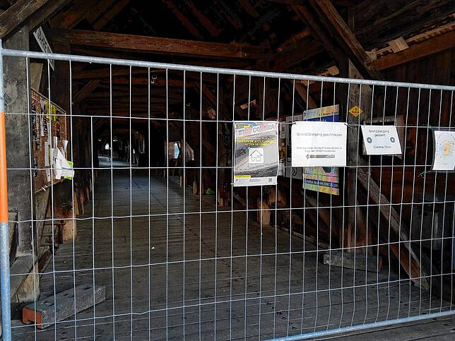Bild 8: Von Bauzaun zu Bauzaun, von Betonsperre zu Betonsperre: Eine Schweiz-Reise in Bildern entlang der geschlossenen Grenze von Jestetten bis Basel