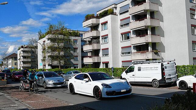Der Klassiker: Gebäude mit Wohnungen zur Miete entlang der Hauptstraße in Kreuzlingen.
