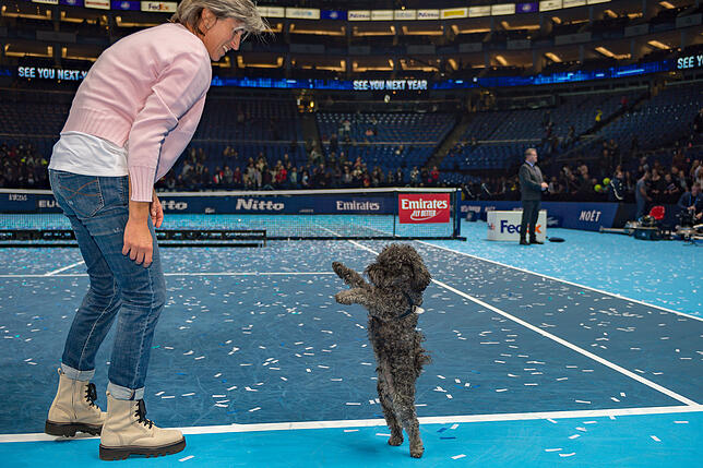 Mama Irina mit Hund Lövik.