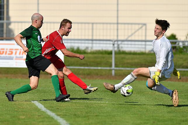 Bild 23: SV Herten rettet ein 1:1 gegen den FC Wallbach &ndash; und wir haben Bilder!