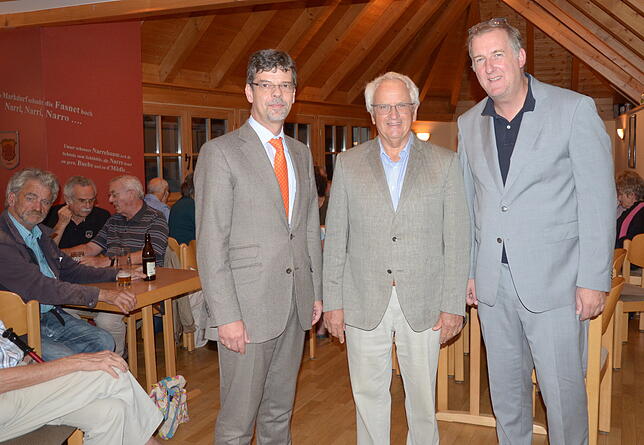 Zu Gast in der Diskussionsrunde von Ernst Arnegger (Mitte) waren Bürgermeister Georg Riedmann (links) und Markus Müller aus ...