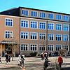 Die Zeppelin-Realschule in der Singener Innenstadt auf einem Archivbild: Aktuell läuft an der Bildungseinrichtung ein Großeinsatz.