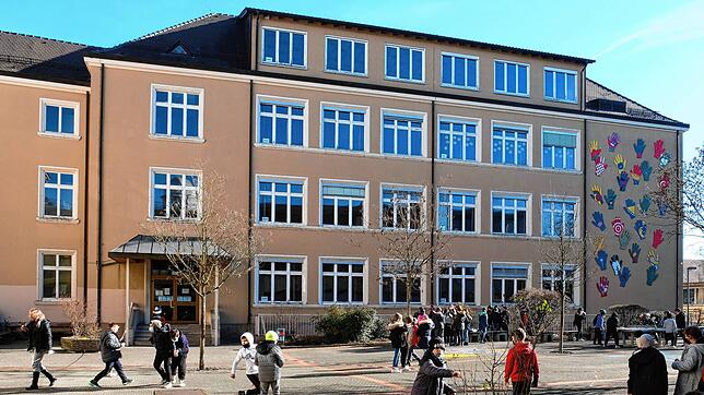 Die Zeppelin-Realschule in der Singener Innenstadt auf einem Archivbild: Aktuell läuft an der Bildungseinrichtung ein Großeinsatz.