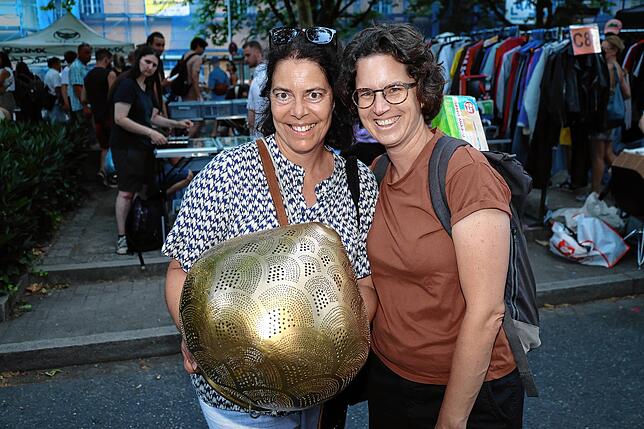 Bild 19: Die Massen strömen zum großen Flohmarkt. Hier gibt‘s die Fotos aus Konstanz