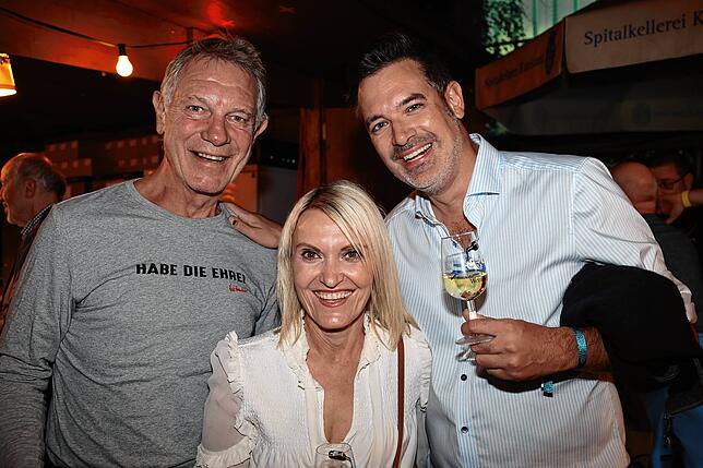 Bild 21: Sonne, Wein und gute Laune - hier gibt es die schönsten Fotos vom Weinfest 2025