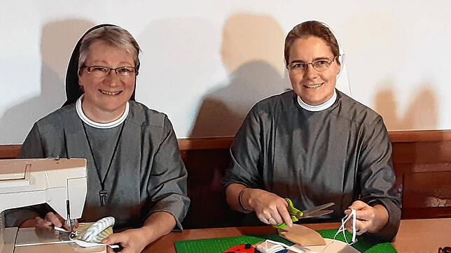 Auch die Schwestern des Klosters Stühlingen beteiligen sich an der Aktion Stühlingen näht und stellen waschbare Schutzmasken für das ...