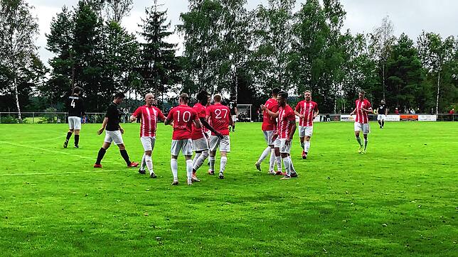 Jubel nach dem 1:0 für Pfaffenweiler