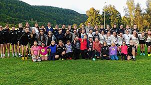 So viel Mädchen- und Frauenpower im Fußball wie die SG Kirchen-Hausen hat im ganzen Bezirk Schwarzwald kaum ein anderer Verein. Aus ...