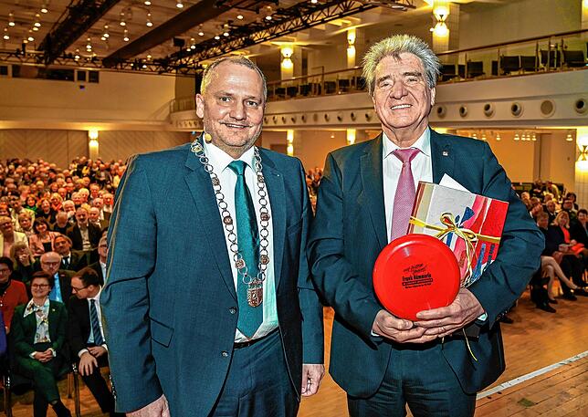 OB Martin Staab (links) und Landrat Frank Hämmerle beim Neujahresempfang 2019.