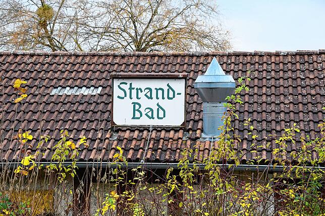 Ein Schild des Strandbads Ludwigshafen.