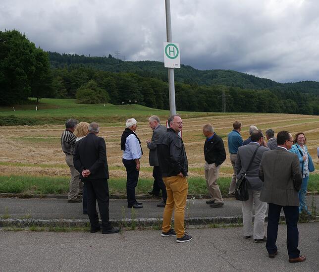 Der Gemeinderat besichtigte die Fläche beim Leimet vor zwei Jahren und lehnte dann ab. Jetzt kommt das Baugebiet doch.