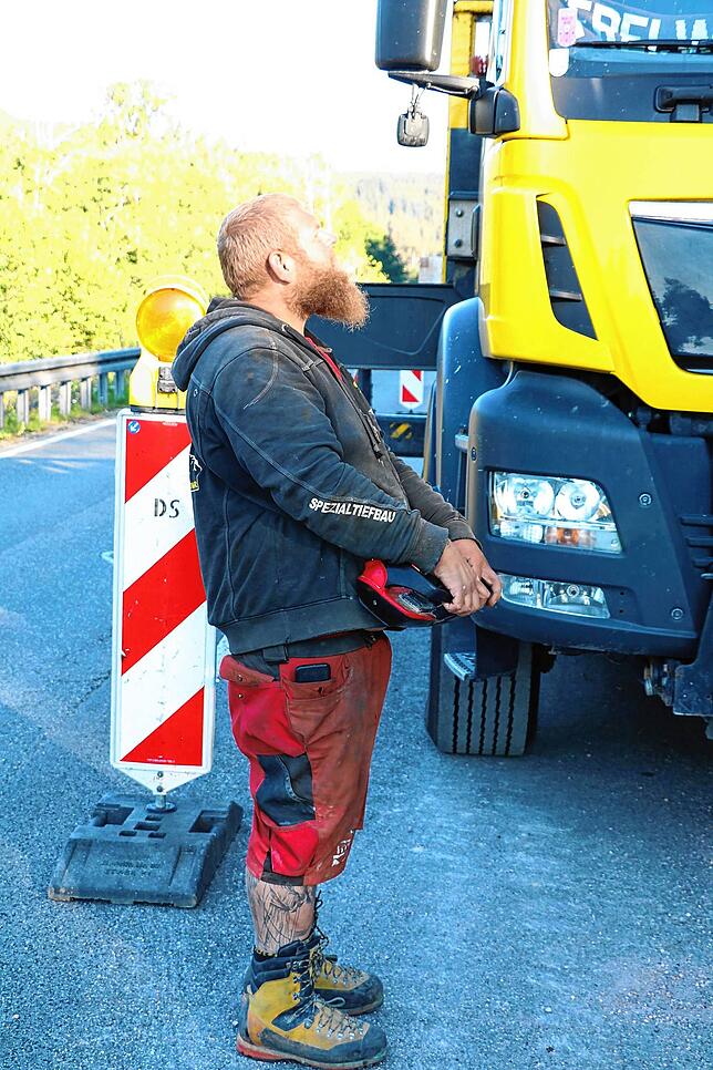 Andreas Rottenstein steuert den Kran.
