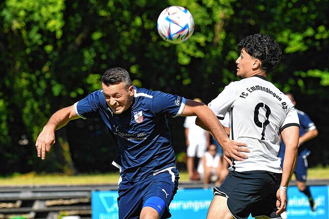 Bild 10: VfB Waldshut siegt 2:1 beim FC Emmendingen und steigt in die Landesliga auf &ndash; wir haben Bilder!