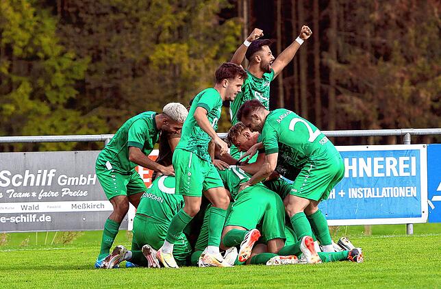 Bild 7: TSV Aach-Linz besiegt im Spitzenspiel den FC Öhningen-Gaienhofen mit 2:1. Die besten Bilder!