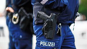 Polizisten haben in Singen insgesamt drei Männer ermittelt (Symbolbild). Kurios: Das Opfer eines Überfalls wurde selbst zum Täter.