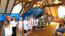 Die Kinder ernten für ihre Aufführung begeisterten Applaus vom Publikum. Hier zu sehen sind Mariska (Nemo), Sophia (Marlin), Alicia ...