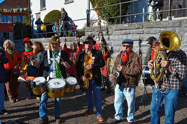 Bild 14: &bdquo;Markdorf total verruckt&ldquo;: Hier gibt es die Bilder der Straßenfasnet am Rosenmontag