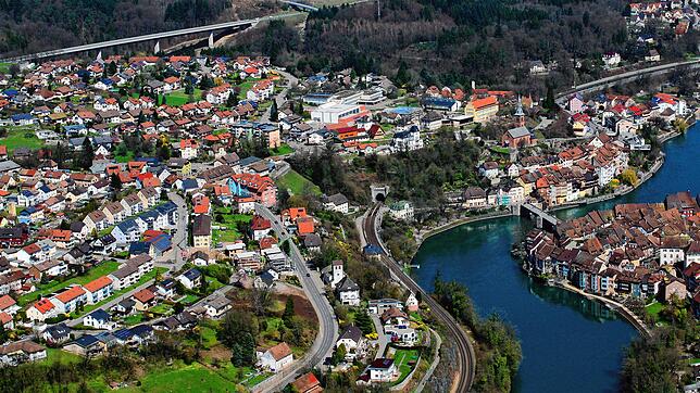 Laufenburg bietet viele Ansatzpunkte für eine literarische Bearbeitung. Corona sorgt aber auch in diesem Bereich für Schwierigkeiten. ...