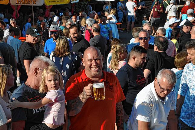 Bild 9: Sonnenstrahlen und Feststimmung in Markdorf